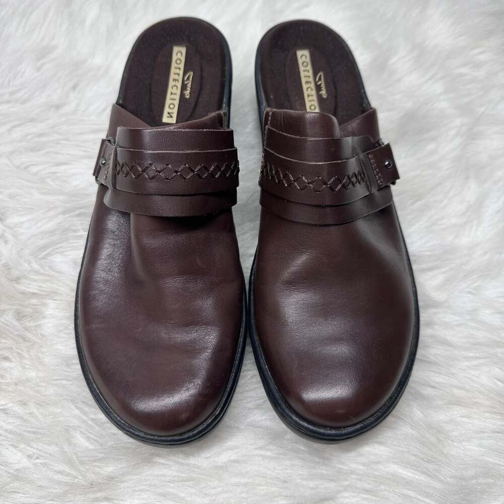 Clarks‎ 